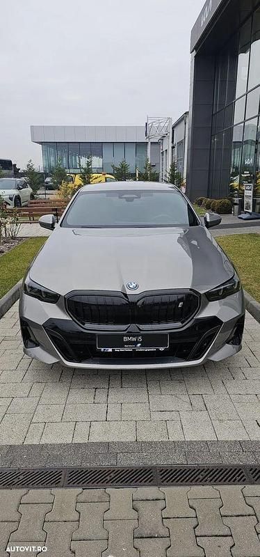 Second-hand BMW i5 Comfort Edition 289 kW (394 CP) 2024 Culoaregri Berlinǎ