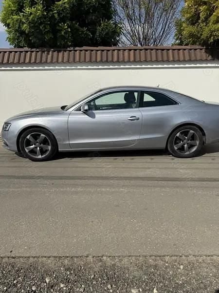 Argintiu Utilizat 2016 Audi A5 Coupe | 14.000 EUR (Super Preț) - Imagine 1/4