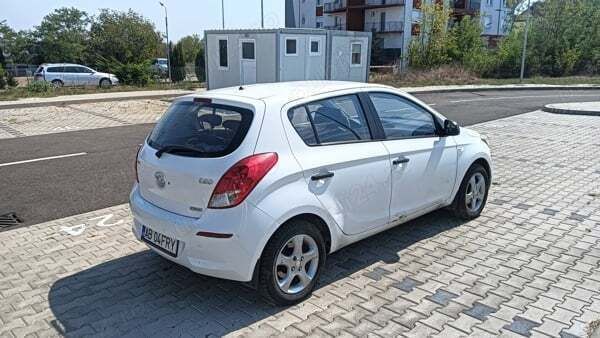 Utilizat 2014 Hyundai i20 Hatchback | 3.800 EUR - Imagine 1/4