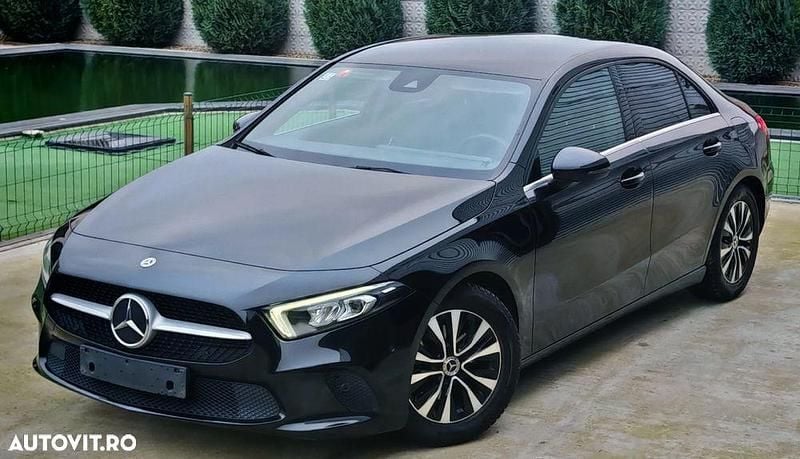 Culoarenegru Utilizat 2023 Mercedes A180 Advanced Berlinǎ | 18.490 EUR - Imagine 1/4