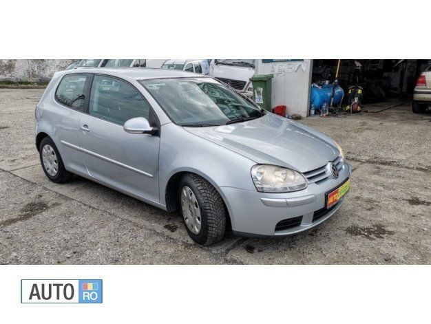 Second-hand VW Golf IV 140 CP (102 kW) 2005 Argintiu Hatchback