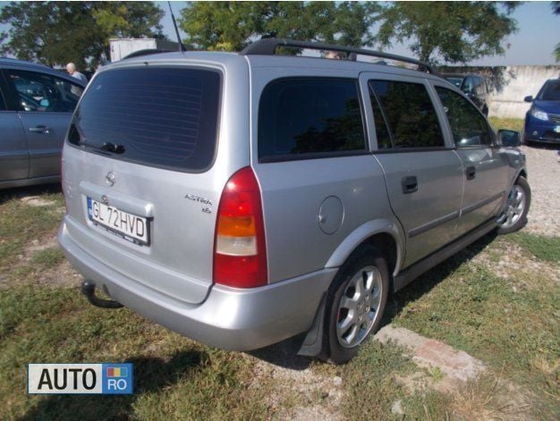 Second-hand Opel Astra 101 CP (74 kW) 2001 Argintiu Break