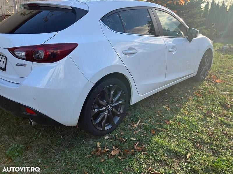 Second-hand Mazda 3 Exclusive-Line 105 CP (77 kW) 2016 Culoarealb Hatchback