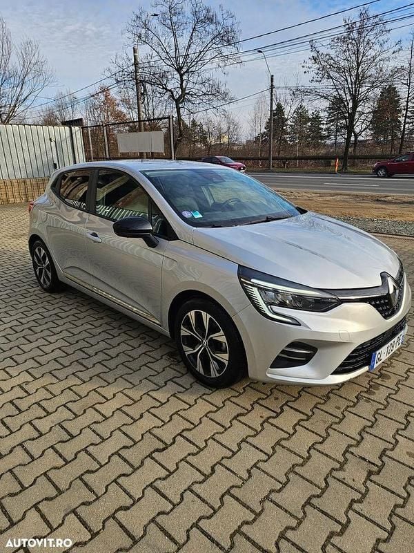 Second-hand Renault Clio V Techno 145 CP (106 kW) 2023 Culoareargint