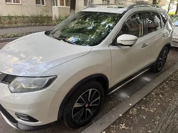 Alb Utilizat 2014 Nissan X-Trail SUV | 12.400 EUR (Preț OK) - Imagine 1/4