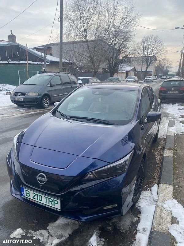 Second-hand Nissan Leaf Acenta 108 kW (147 CP) 2022 Culoarealbastru Hatchback