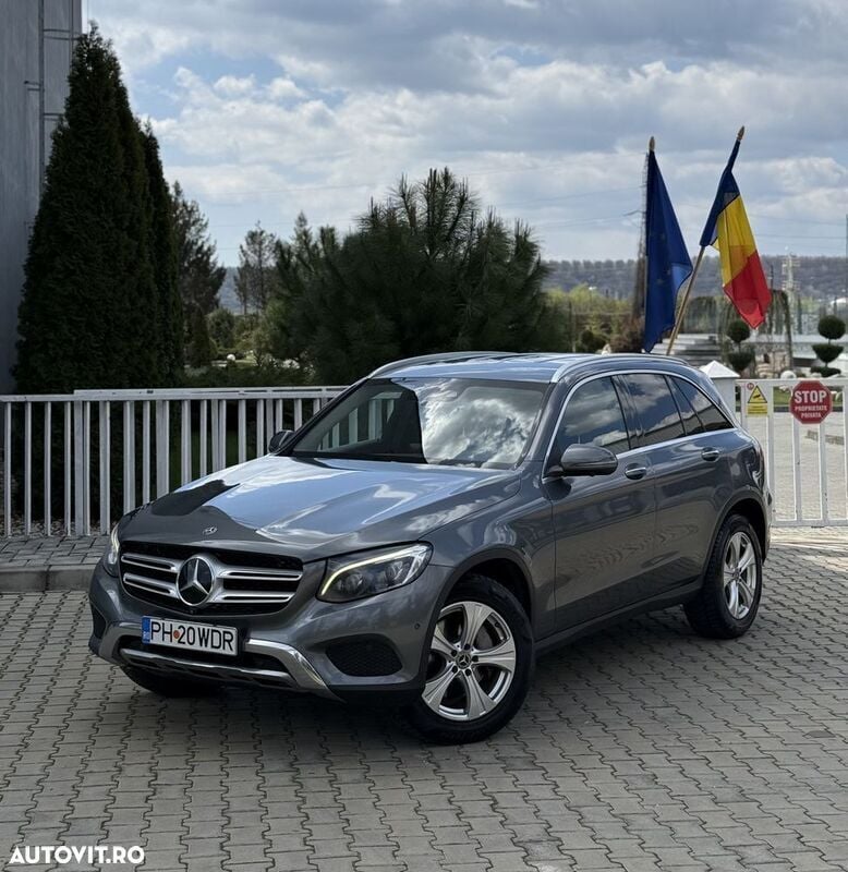 Gri Utilizat 2017 Mercedes GLC350 SUV | 17.850 EUR (Super Preț) - Imagine 1/4