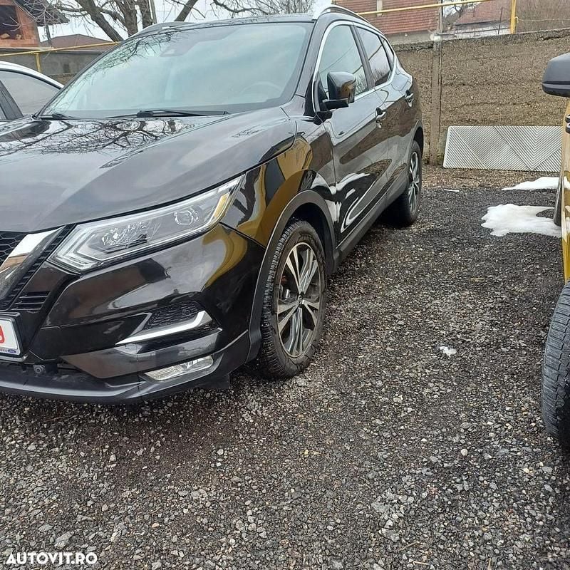 Second-hand Nissan Qashqai Tekna 130 CP (95 kW) 2018 Culoarenegru SUV