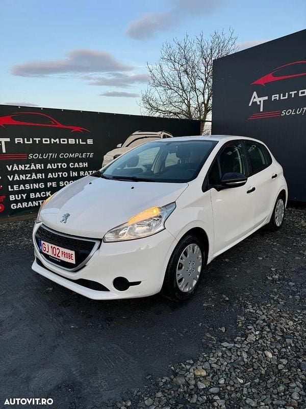 Culoarealb Second-hand 2014 Peugeot 208 Urban Move Hatchback | 3.999 EUR (Preț OK) - Imagine 1/4