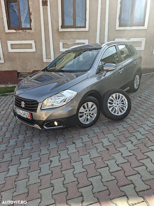 Culoareargint Utilizat 2013 Suzuki SX4 S-Cross SUV | 7.500 EUR (Super Preț) - Imagine 1/4