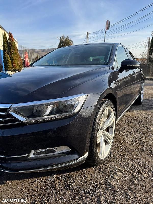Second-hand VW Passat 120 CP (88 kW) 2017 Culoarenegru Berlinǎ