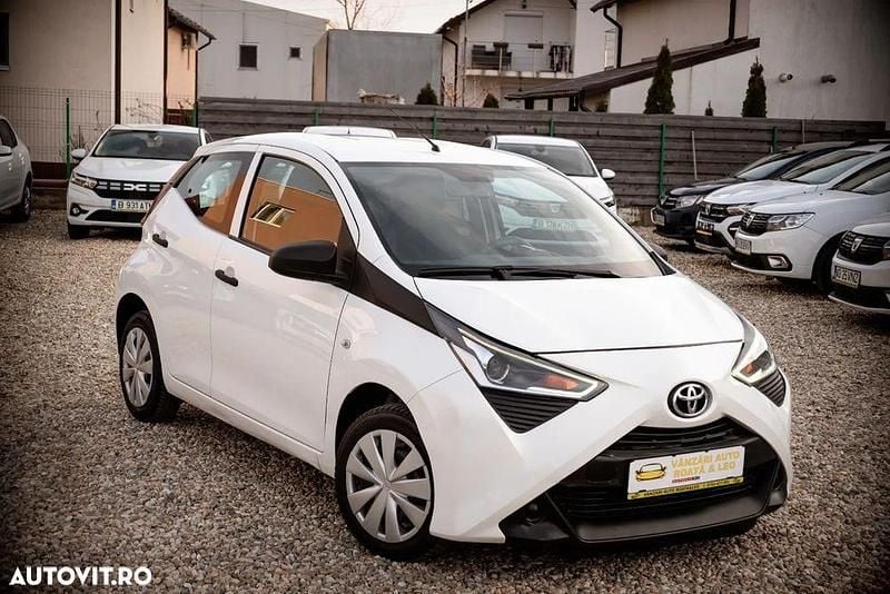 Second-hand Toyota Aygo 72 CP (52 kW) 2021 Culoarealb Hatchback