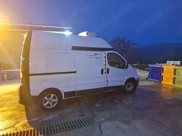 Second-hand Renault Trafic 84 CP (61 kW) 2014 Alb Monovolum