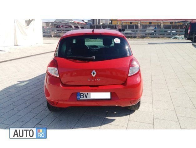 Rosu Utilizat 2012 Renault Clio IV Hatchback | 5.000 EUR (Preț OK) - Imagine 1/4