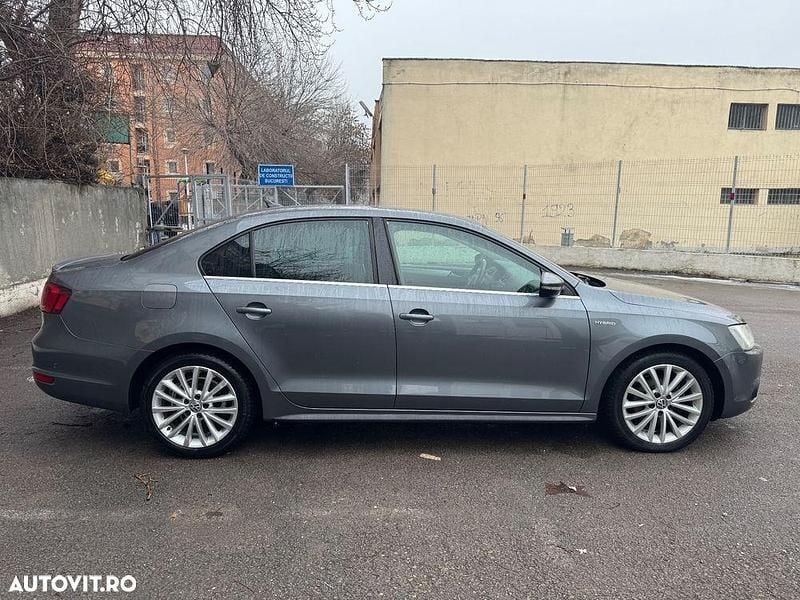 Second-hand VW Jetta Highline 150 CP (110 kW) 2013 Culoaregri Berlinǎ