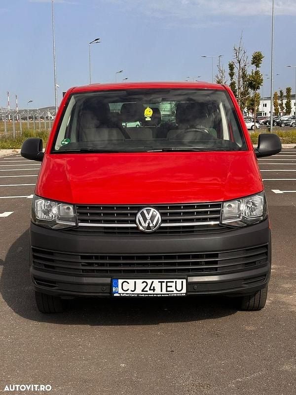 Second-hand VW Transporter Comfortline 84 CP (61 kW) 2017 Culoarerosu Van