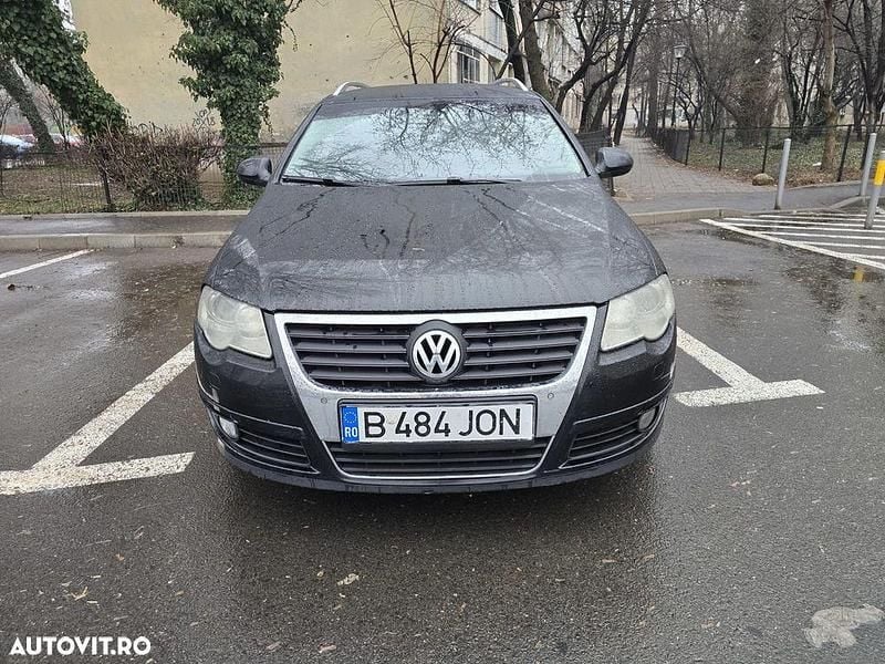 Culoarenegru Utilizat 2007 VW Passat Sportline Break | 2.700 EUR (Preț bun) - Imagine 1/4