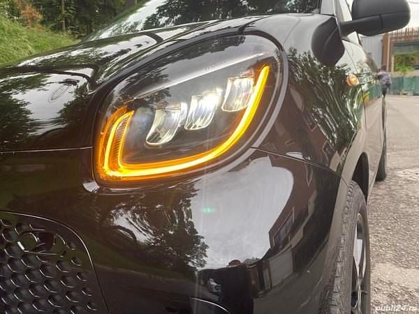 Negru Utilizat 2020 Smart ForFour Electric Drive Monovolum | 7.800 EUR - Imagine 1/4