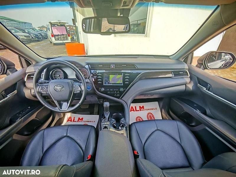 Second-hand Toyota Camry Business Edition 218 CP (160 kW) 2021 Culoarenegru Berlinǎ