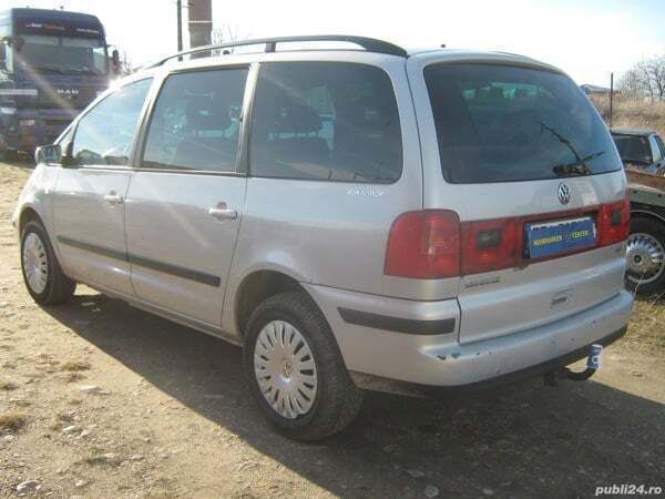 Second-hand VW Sharan 116 CP (85 kW) 2002 Argintiu Monovolum