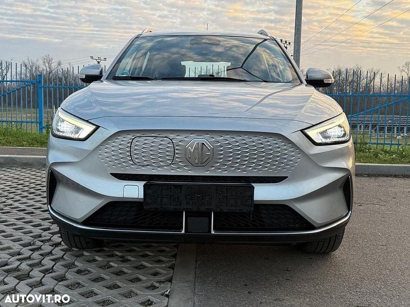 Second-hand MG ZS Comfort 130 kW (177 CP) 2022 Culoarealb Berlinǎ