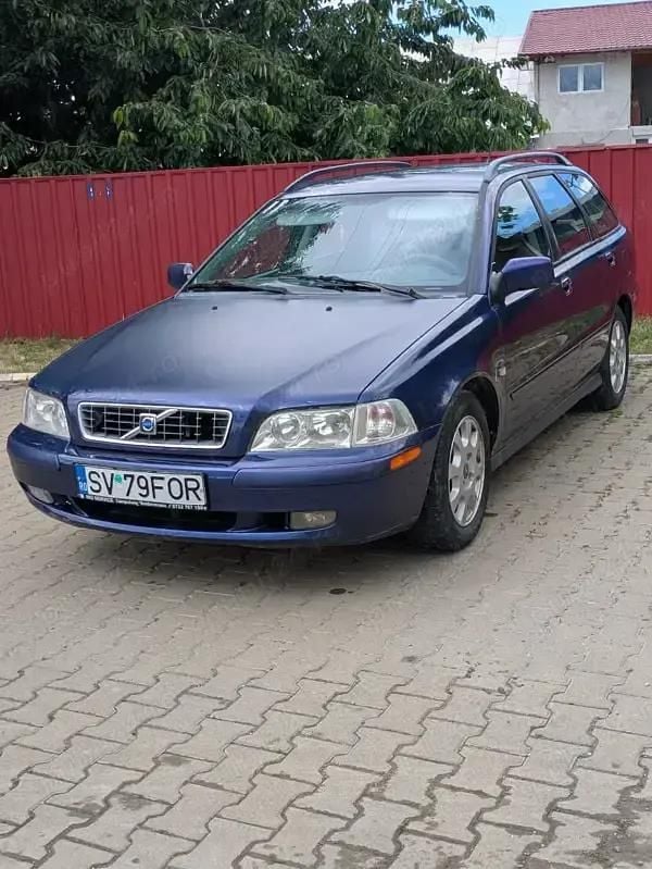 Albastru Utilizat 2003 Volvo V40 Break | 1.400 EUR - Imagine 1/4
