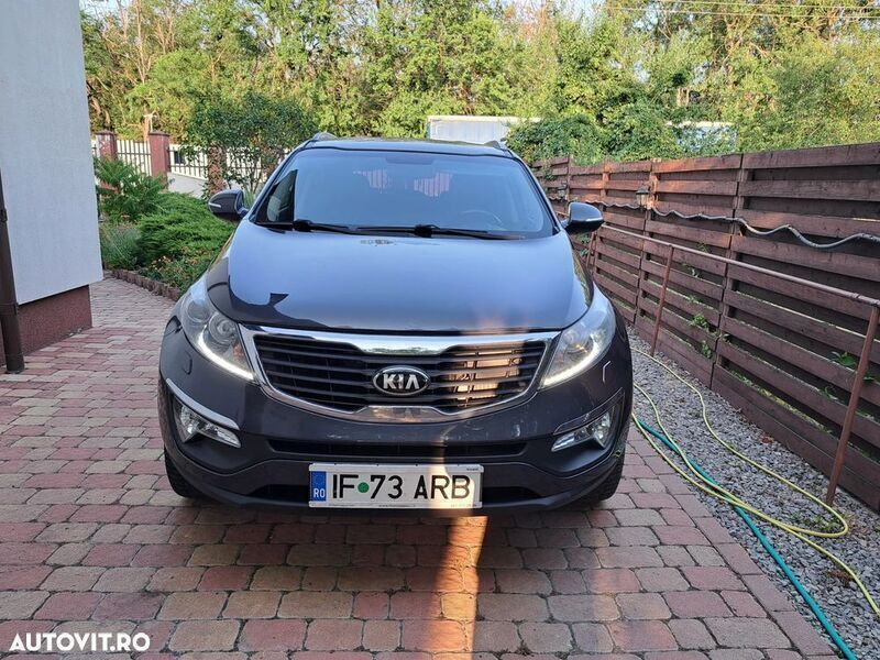 Negru Utilizat 2013 Kia Sportage Premium SUV | 9.800 EUR (Preț OK) - Imagine 1/4