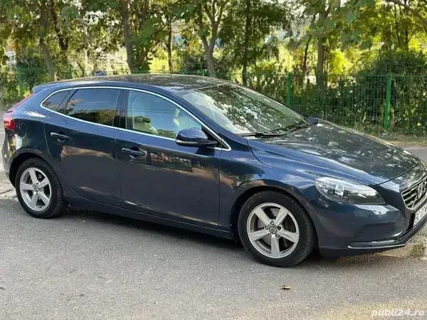 Utilizat 2015 Volvo V40 Break | 7.950 EUR (Preț OK) - Imagine 1/4