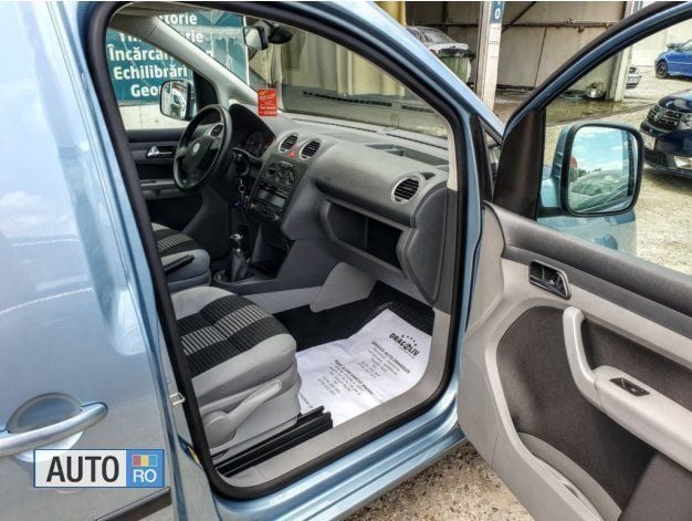 Second-hand VW Caddy 105 CP (77 kW) 2010 Albastru metalizat Monovolum