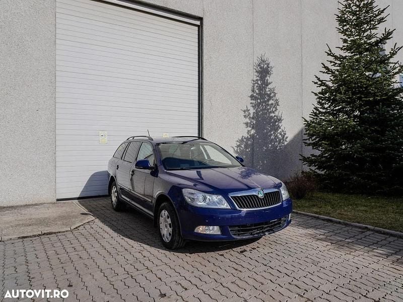Second-hand Skoda Octavia 105 CP (77 kW) 2011 Culoarealbastru Break