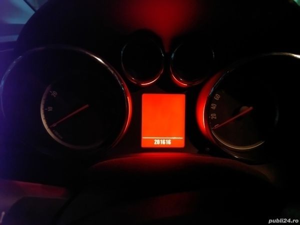 Second-hand Opel Astra Sport 140 CP (102 kW) 2010 Negru Hatchback