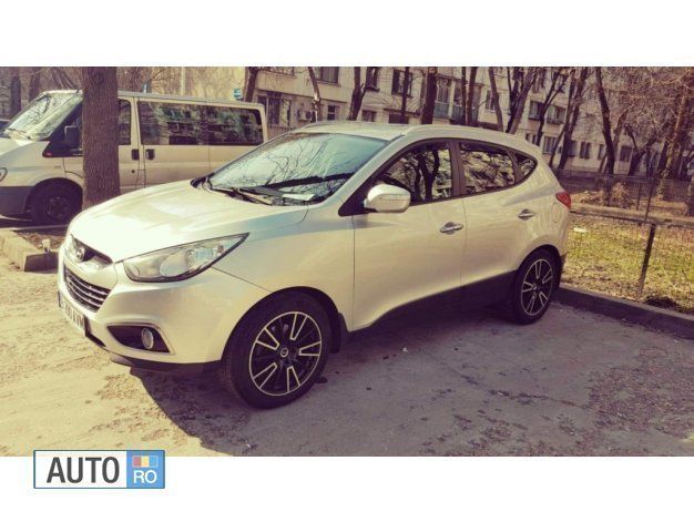 Gri Utilizat 2011 Hyundai ix35 SUV | 8.900 EUR (Preț OK) - Imagine 1/4