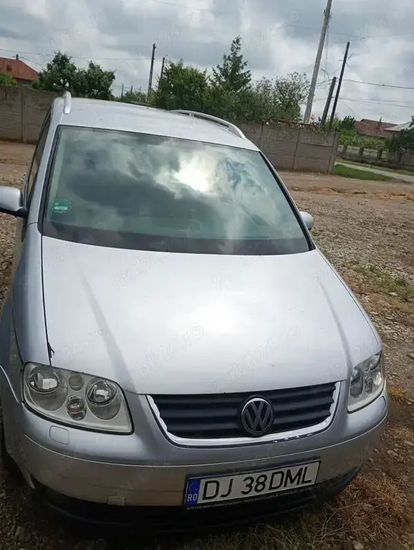 Utilizat 2005 VW Touran Monovolum | 3.050 EUR (Puțin scump) - Imagine 1/4