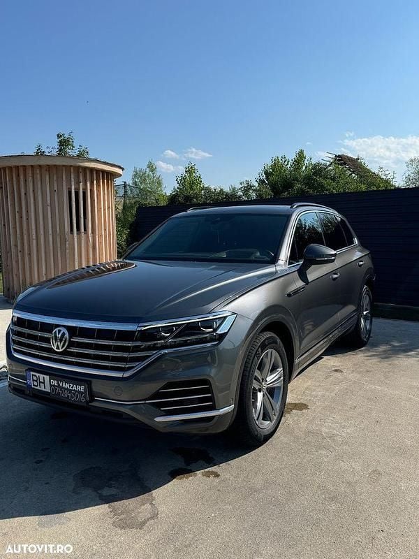 Gri Utilizat 2019 VW Touareg Elegance SUV | 32.999 EUR (Super Preț) - Imagine 1/4