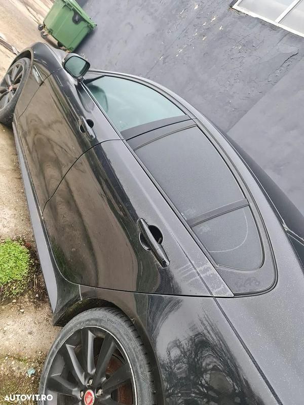 Second-hand Jaguar XE Portfolio 163 CP (119 kW) 2017 Culoarenegru Berlinǎ