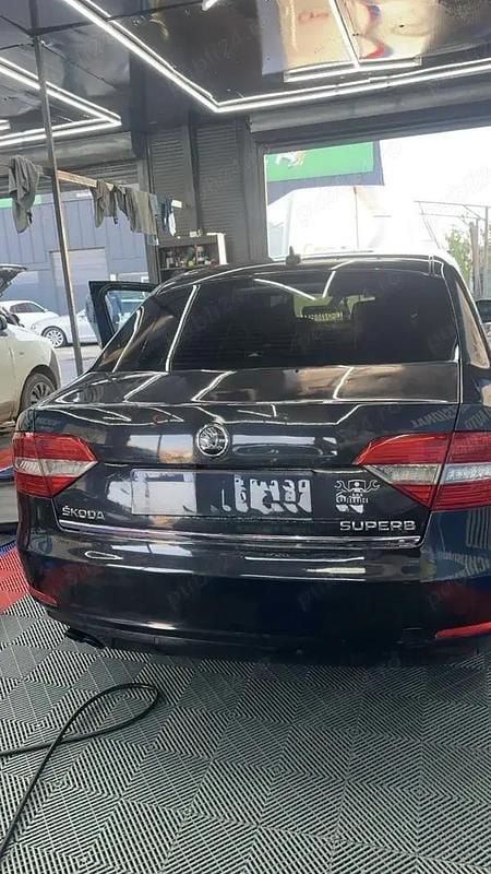 Utilizat 2015 Skoda Superb Berlinǎ | 7.950 EUR (Preț OK) - Imagine 1/4