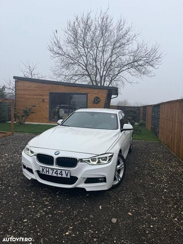 Culoarealb Second-hand 2016 BMW 330e iPerformance Berlinǎ | 14.500 EUR (Preț OK) - Imagine 1/4