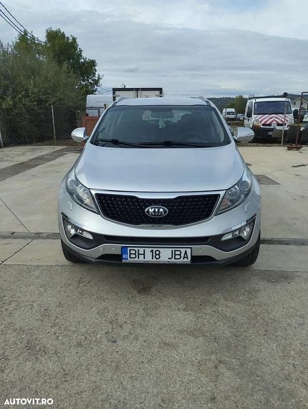 Culoaregri Second-hand 2015 Kia Sportage Platinum Edition SUV | 11.290 EUR (Super Preț) - Imagine 1/4
