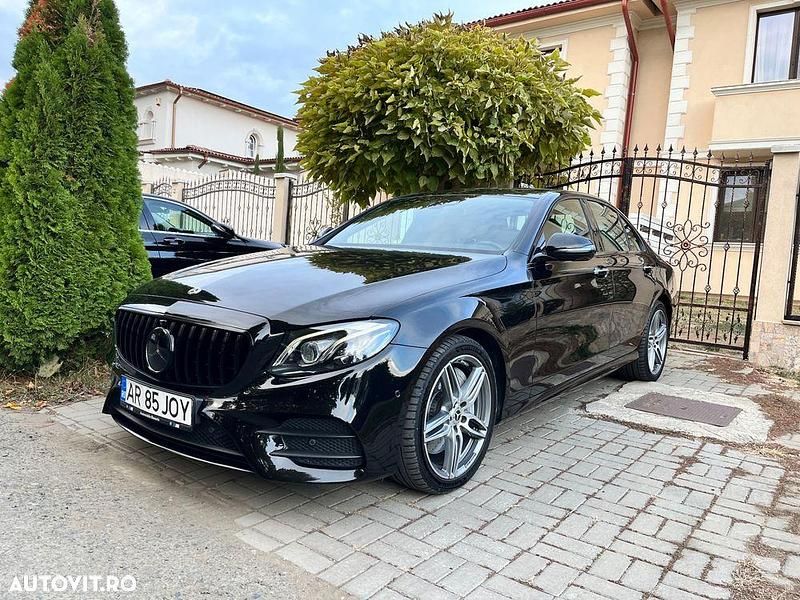 Culoarenegru Utilizat 2018 Mercedes E450 AMG line Berlinǎ | 33.900 EUR - Imagine 1/4