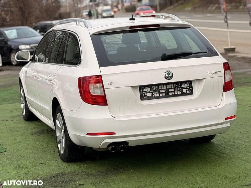 Second-hand Skoda Superb 170 CP (125 kW) 2011 Culoarealb Break