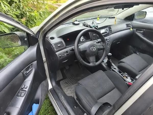 Second-hand Toyota Corolla 90 CP (66 kW) 2006 Gri Hatchback