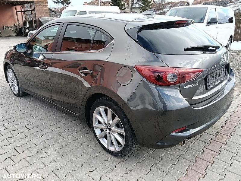 Second-hand Mazda 3 Sports-Line 120 CP (88 kW) 2017 Culoaregri Hatchback