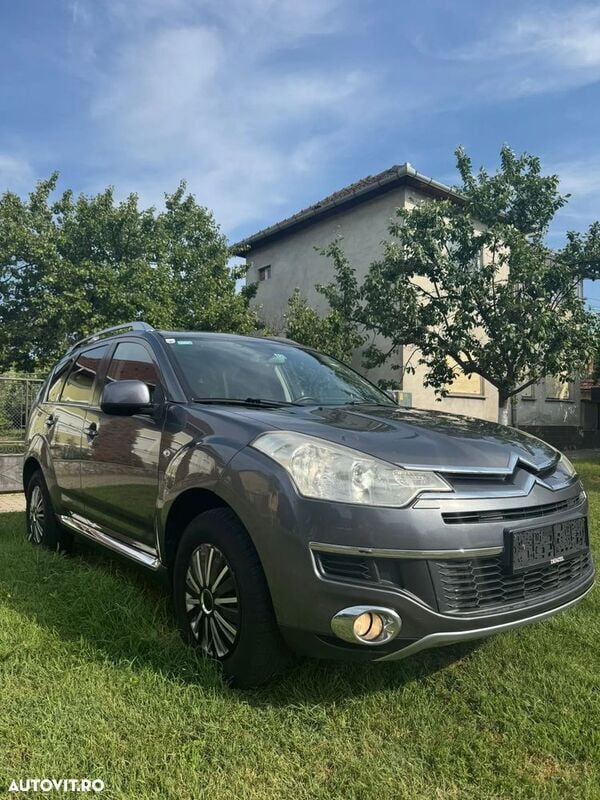 Gri Utilizat 2007 Citroën C-Crosser Comfort SUV | 3.299 EUR - Imagine 1/4