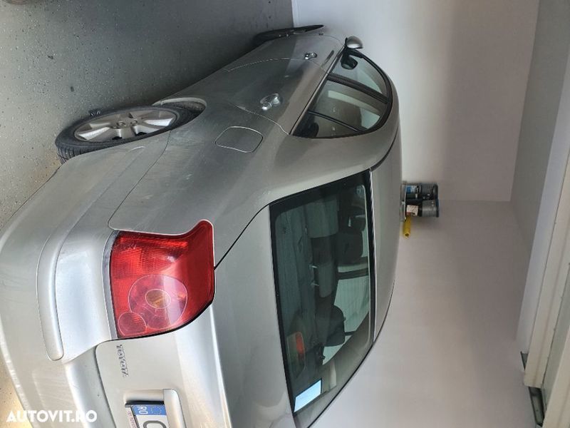 Argint Utilizat 2006 Toyota Avensis Berlinǎ | 3.950 EUR (Preț OK) - Imagine 1/4