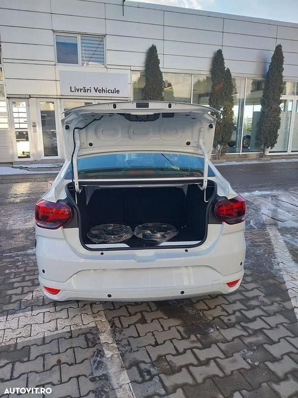 Nouă Dacia Logan Expression 100 CP (73 kW) 2025 Culoarealb Berlinǎ