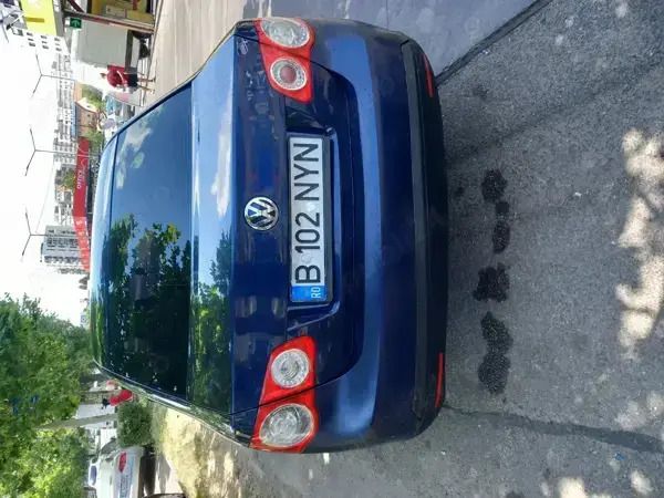 Albastru Utilizat 2006 VW Jetta Berlinǎ | 2.000 EUR (Preț bun) - Imagine 1/4