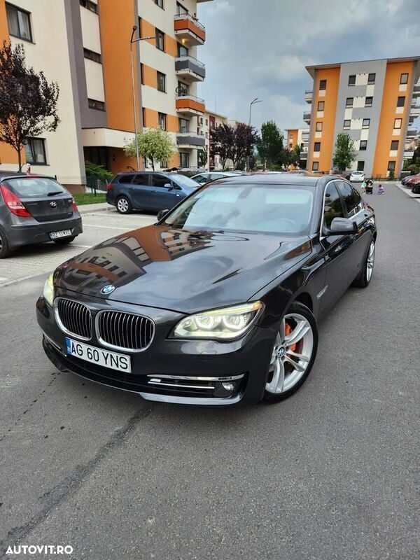 Gri Utilizat 2011 BMW 740 Berlinǎ | 12.700 EUR (Preț OK) - Imagine 1/4