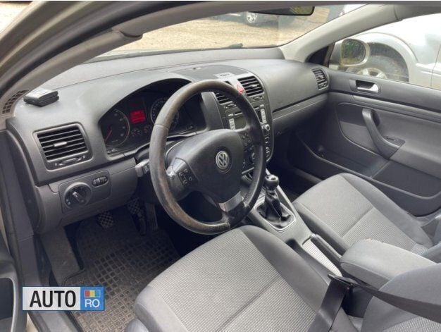 Second-hand VW Jetta 75 CP (55 kW) 2007 Auriu Berlinǎ