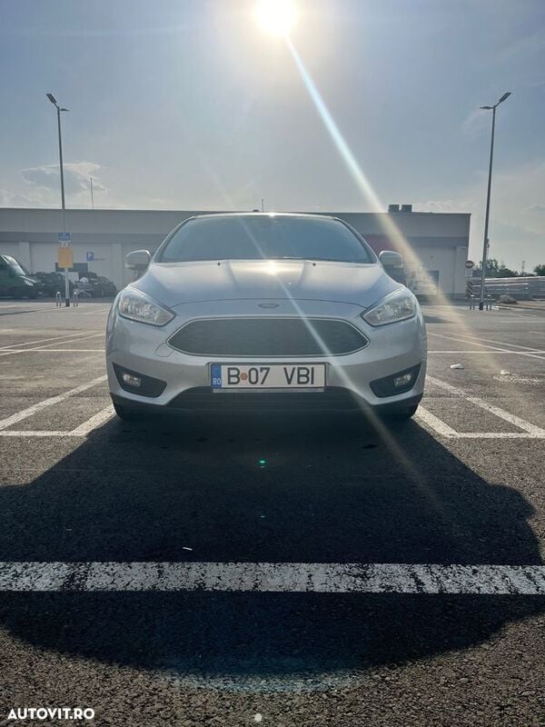 Gri Utilizat 2015 Ford Focus Sport Hatchback | 5.600 EUR (Preț OK) - Imagine 1/4