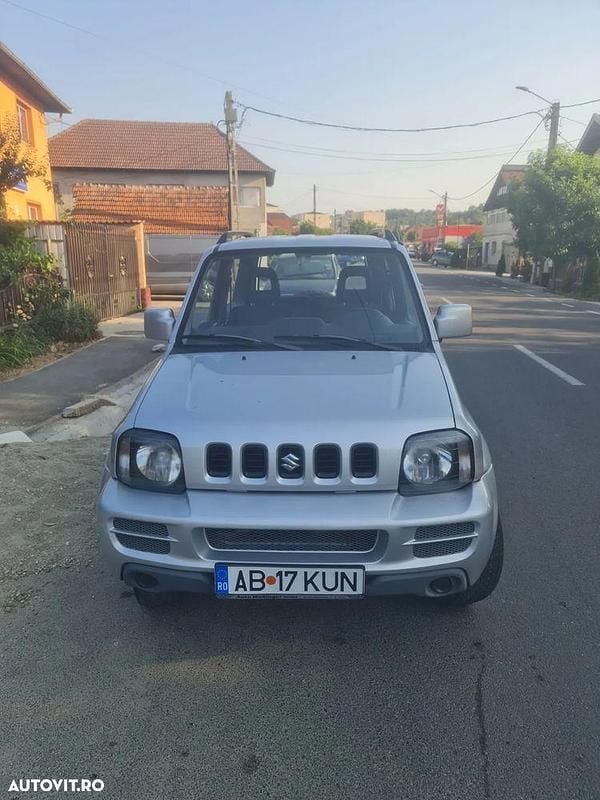 Culoaregri Utilizat 2010 Suzuki Jimny SUV | 6.390 EUR (Preț OK) - Imagine 1/4